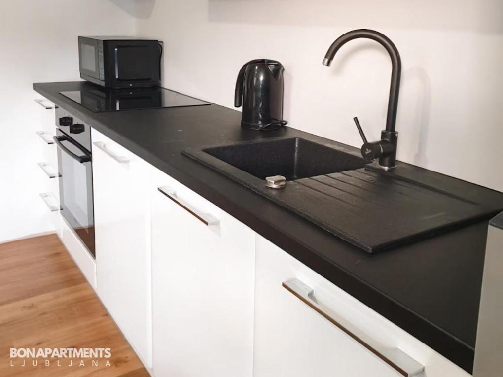 Huge Bbq Garden 2, Spacious Flat, Ac, Free Parking 2 Любляна Экстерьер фото